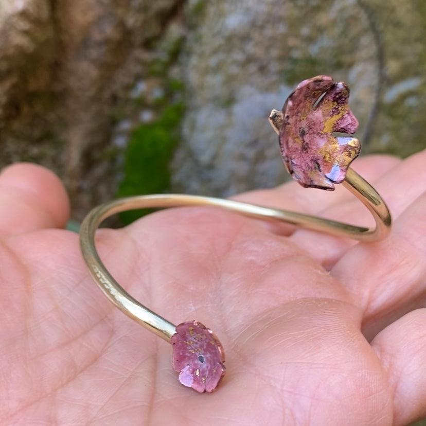 Pulsera flor patita de guanaco