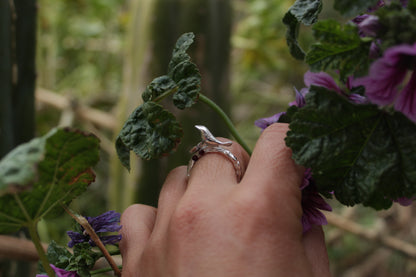 Anillo de Plata 950 Ave y Flor con Tres Circones | Hecho a Mano