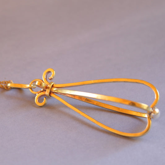 Collar relicario de bronce grande