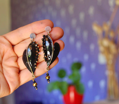Aros Cactus Corazón de cobre esmaltado al fuego hechos a mano en Chile, negro con cristales negros.