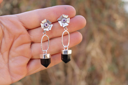 Aros Patita de Guanaco en plata 950 con amatista y obsidiana, joyería artesanal hecha a mano en el Valle de Elqui, Chile.