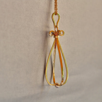 Collar relicario de bronce grande