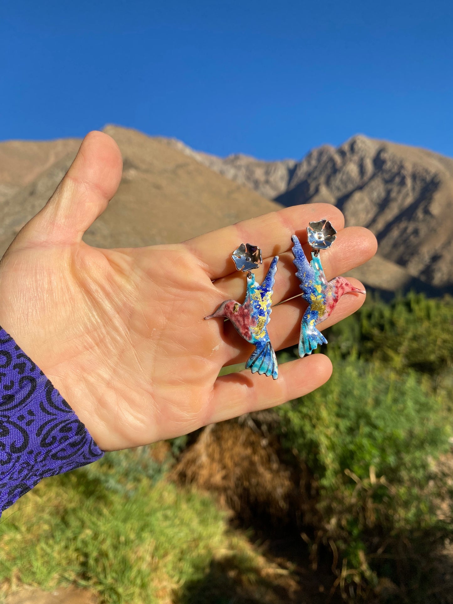 Aros Colibrí de Plata y Cobre Esmaltado al Fuego | Joyería Artesanal Chilena