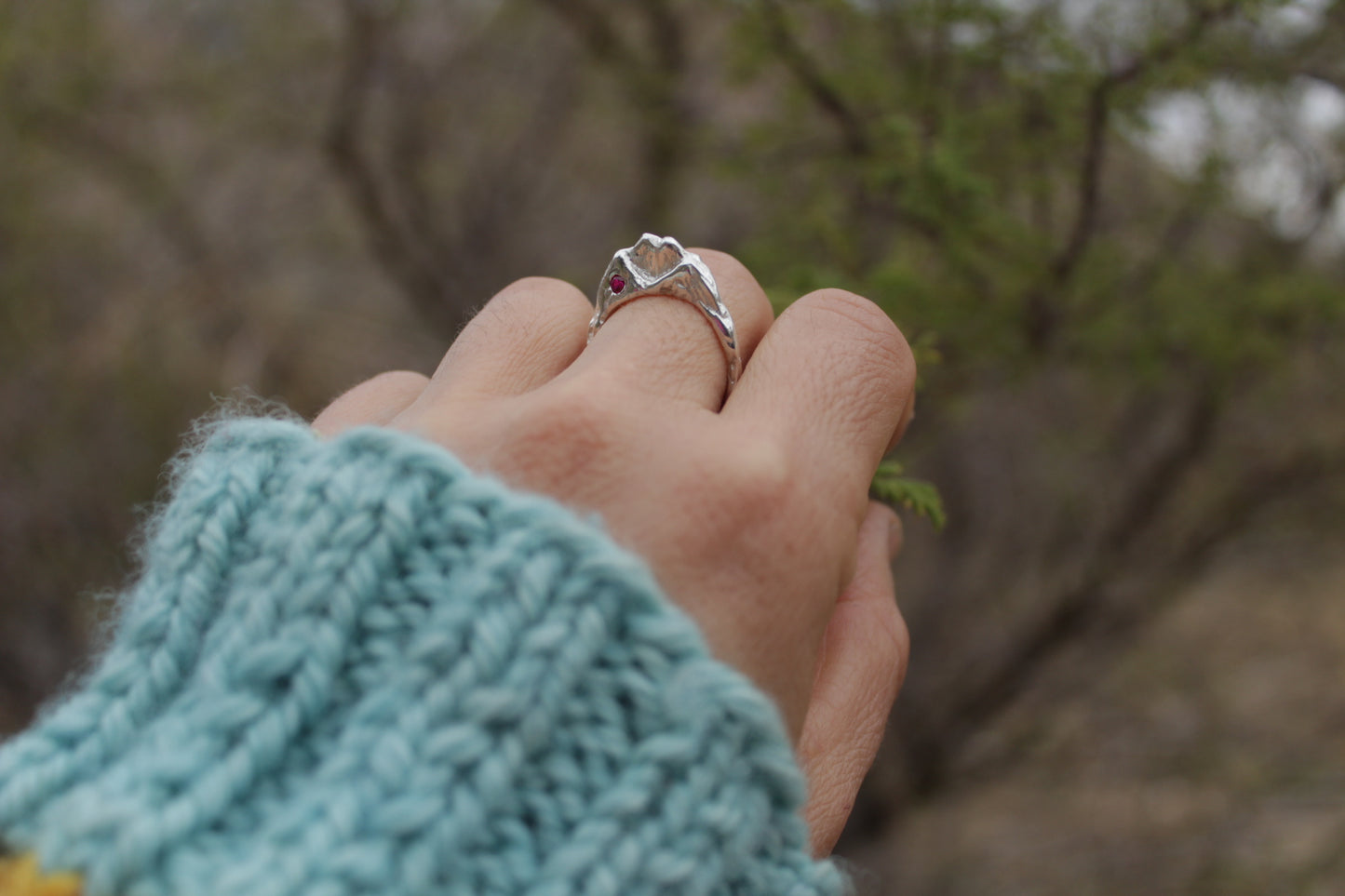 Anillo de plata 950 cordillera y circón